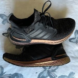 Woman’s ultraboost 19 size 6.5